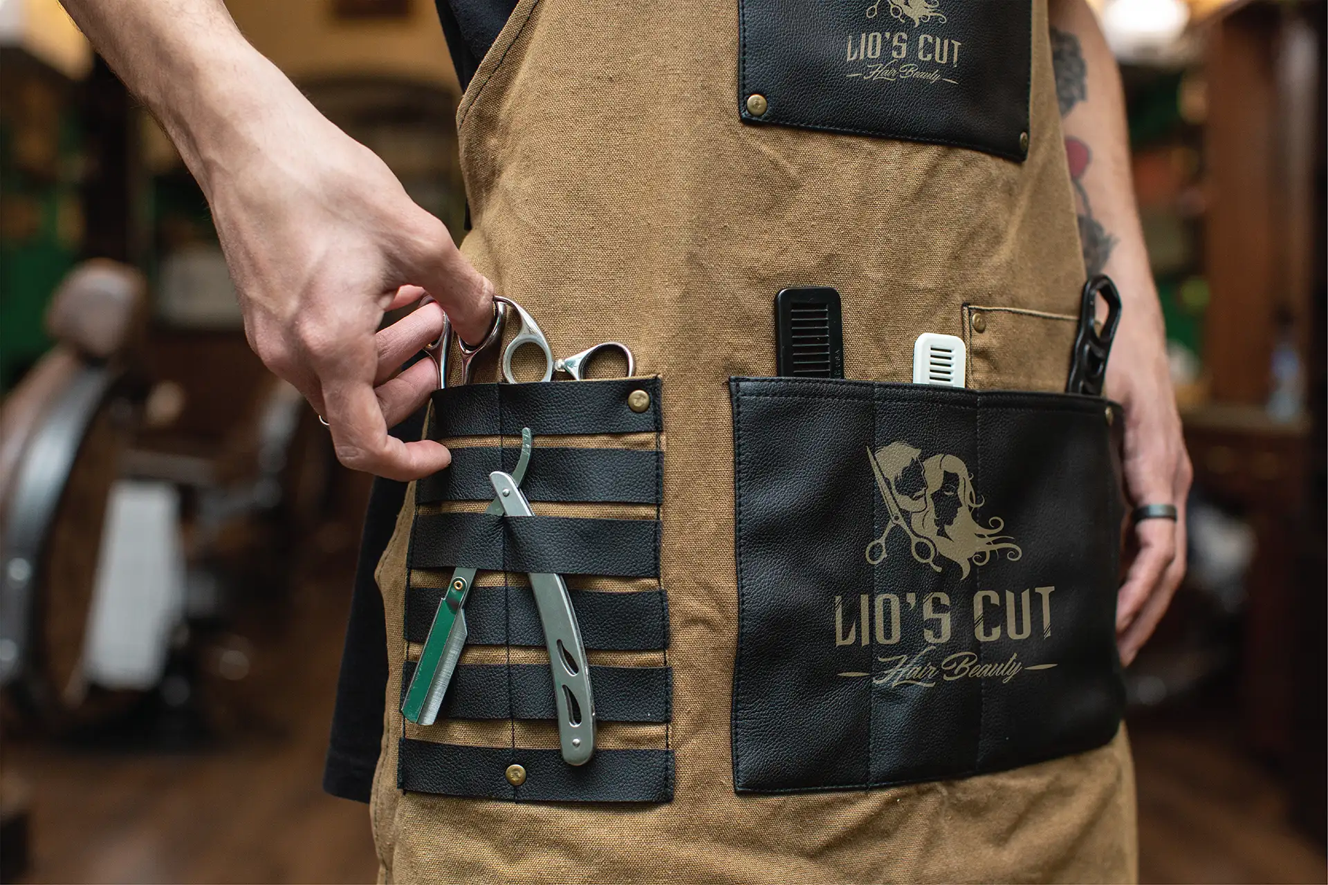 Lio’s Cut | صالون ليو , Brand, Logo, Branding, لوجو، شعار، براند، هوية بصرية